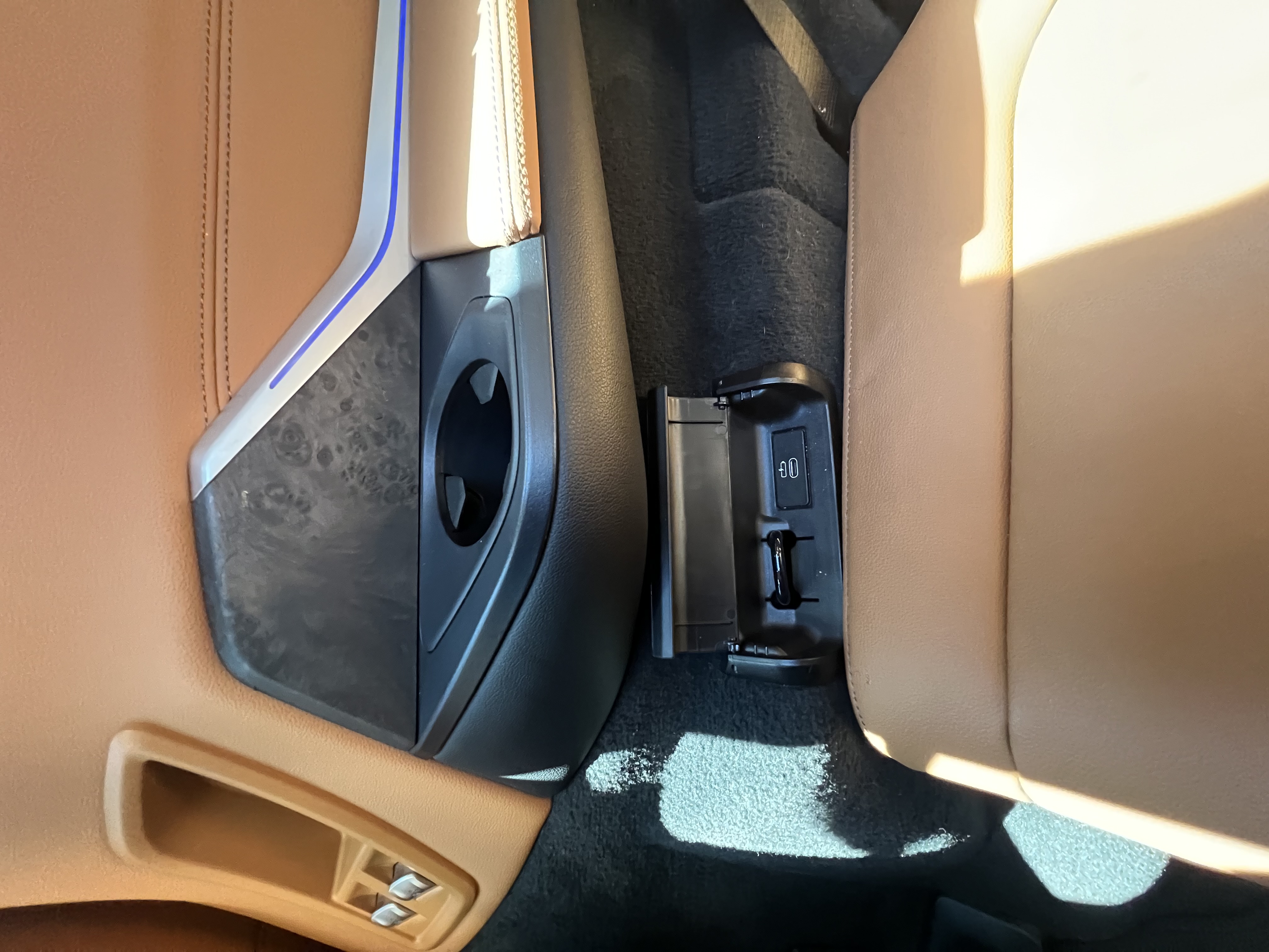 Used 2021 BMW X7 xDrive40i w/ Premium Package 2 AWD/4WD image 23
