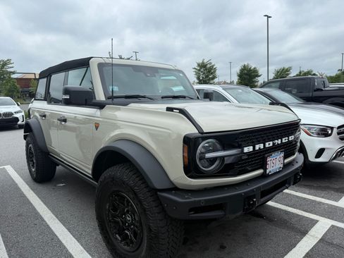 Used 2025 Ford Bronco Badlands AWD/4WD image 5
