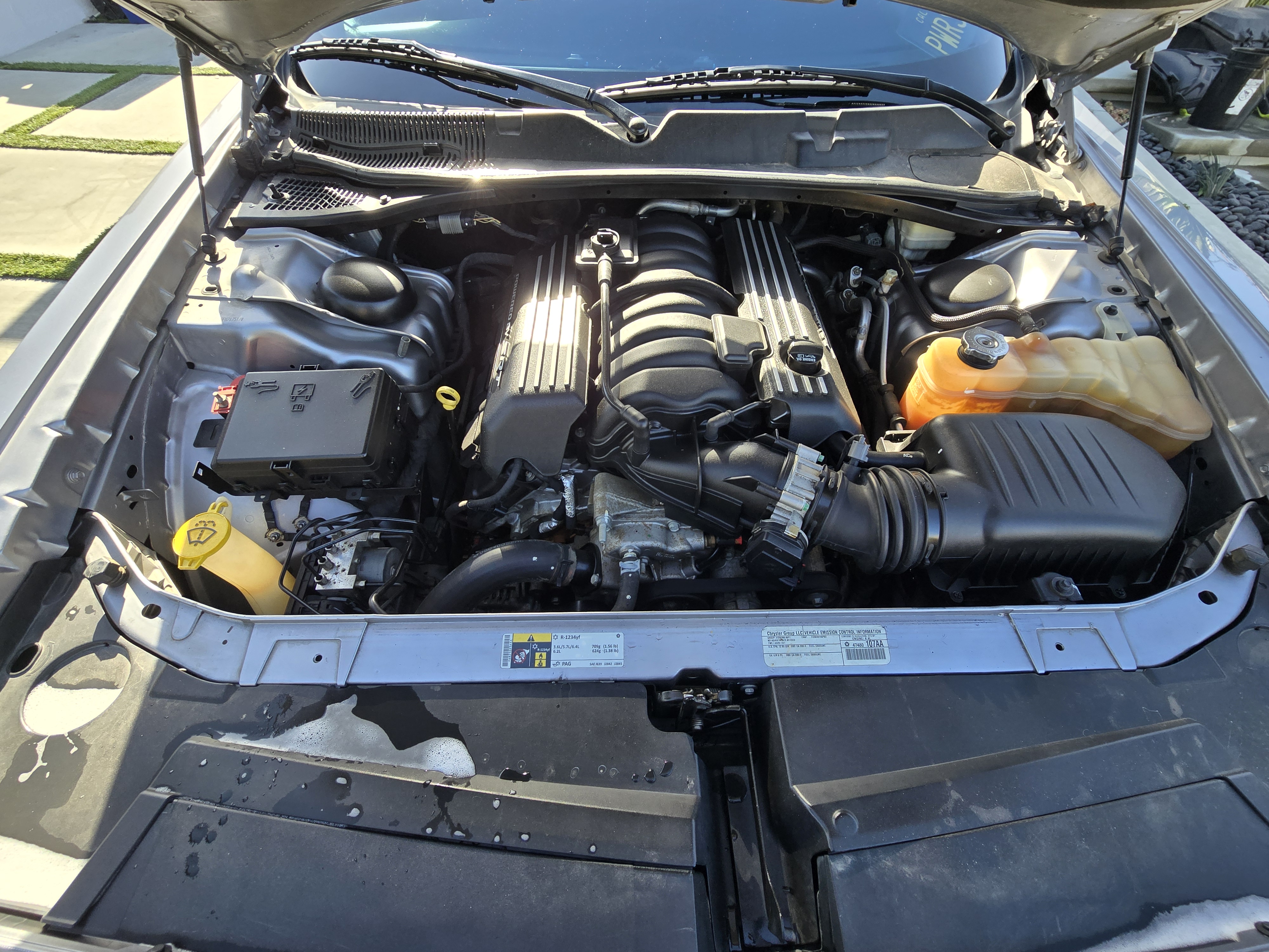 Used 2015 Dodge Challenger R/T Scat Pack RWD image 2
