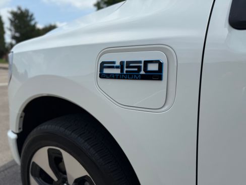 Used 2024 Ford F150 Lightning Platinum image 12