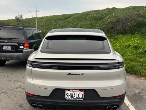 Used 2024 Porsche Cayenne S image 8