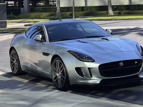 Used 2015 Jaguar F-TYPE R RWD image 20