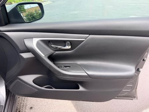 Used 2017 Nissan Altima 2.5 S w/ Power Driver Seat Package FWD image 16