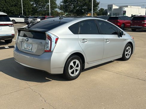 Used 2015 Toyota Prius Three FWD image 4