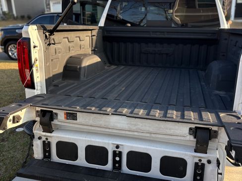 Used 2021 GMC Sierra 1500 AT4 w/ AT4 Preferred Package image 17