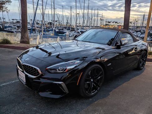 Used 2020 BMW Z4 M40i w/ Executive Package image 2