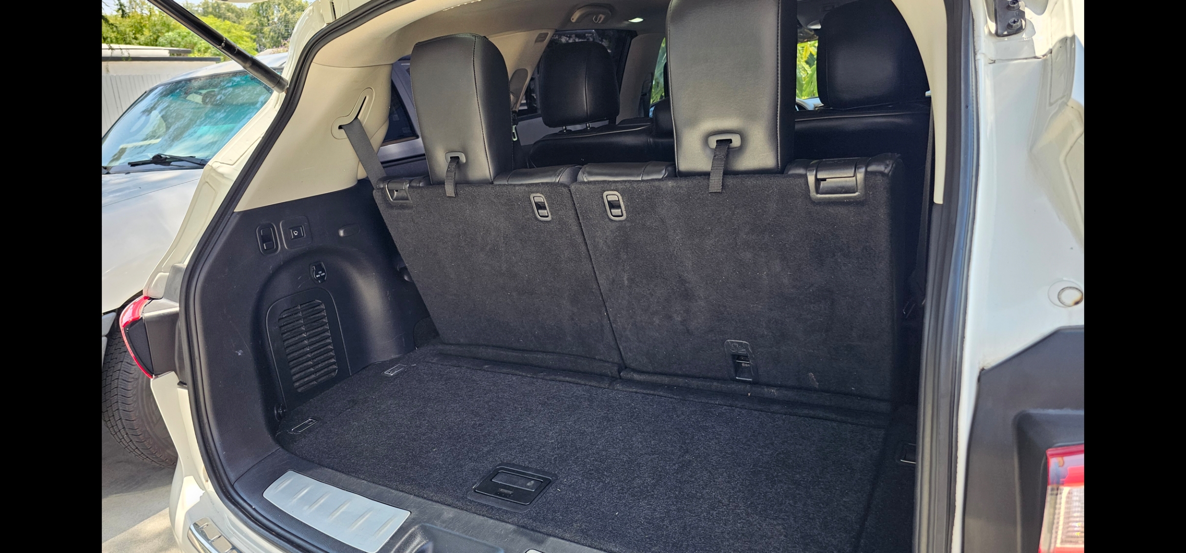Used 2015 INFINITI QX60 FWD w/ Deluxe Touring Package image 6