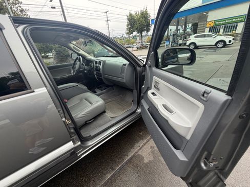 Used 2005 Dodge Dakota Laramie w/ Sport Appearance Group AWD/4WD image 21
