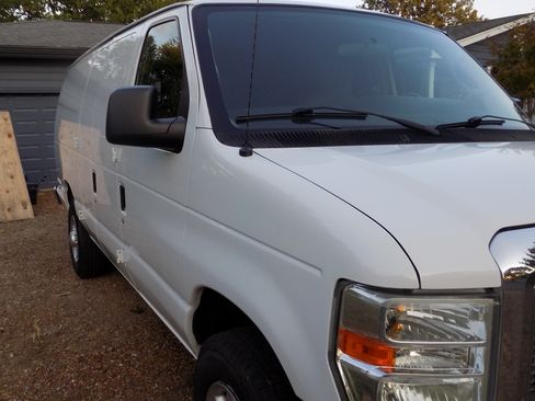 Used 2012 Ford E-250 and Econoline 250 Extended w/ Commercial Cargo Van Pkg image 6