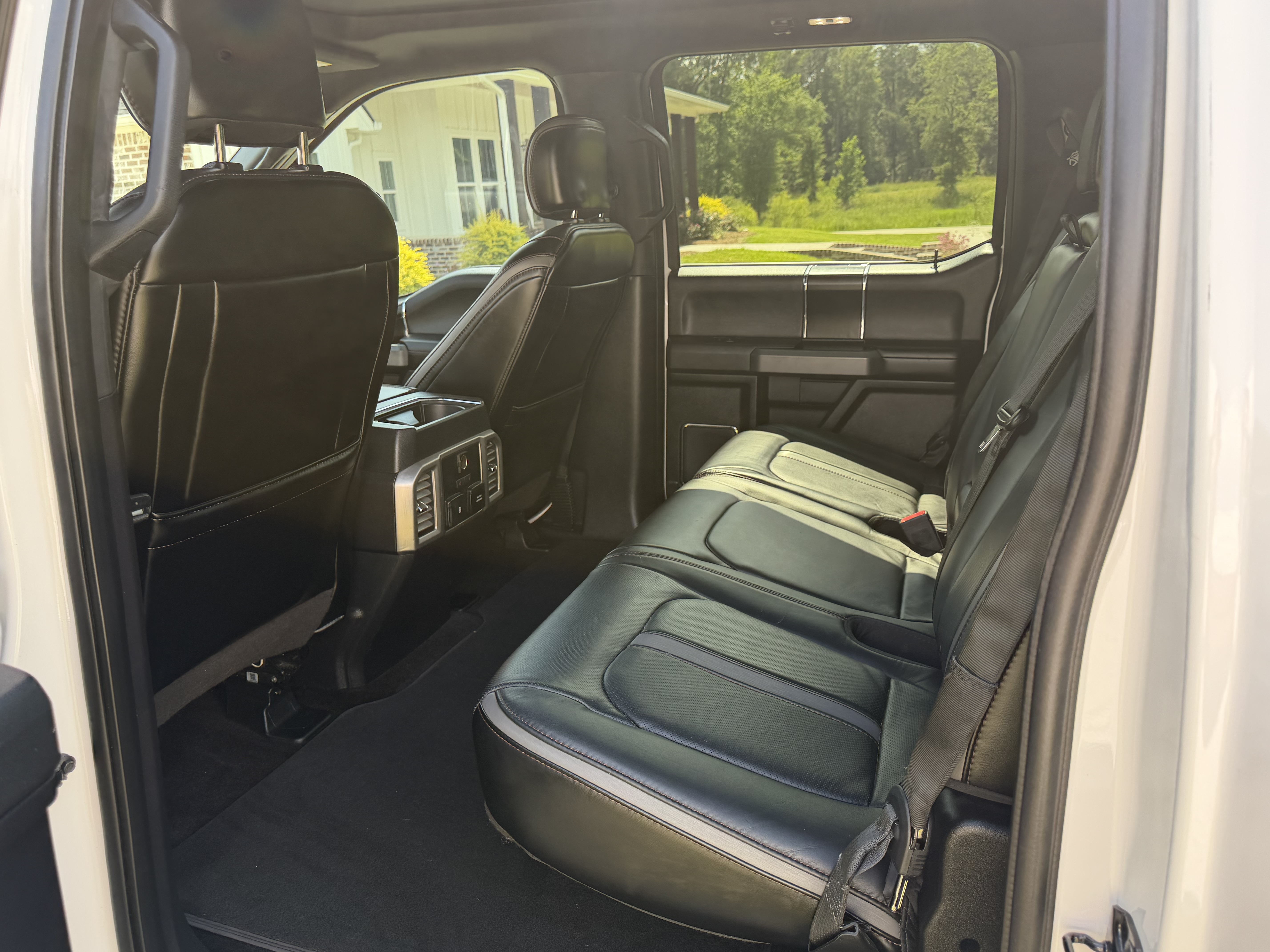 Used 2018 Ford F150 Platinum w/ Equipment Group 701A Luxury AWD/4WD image 8