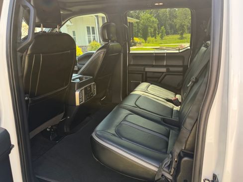 Used 2018 Ford F150 Platinum w/ Equipment Group 701A Luxury AWD/4WD image 8