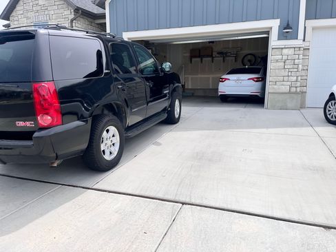 Used 2007 GMC Yukon SLT w/ SLT Preferred Equipment Group RWD image 5