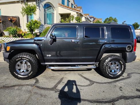 Used 2009 HUMMER H3 Luxury image 2