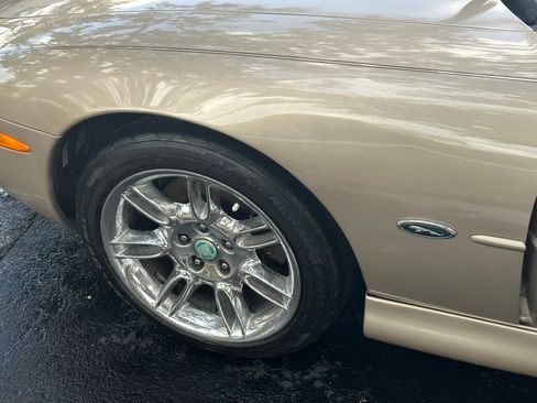 Used 2001 Jaguar XK8 Convertible image 4