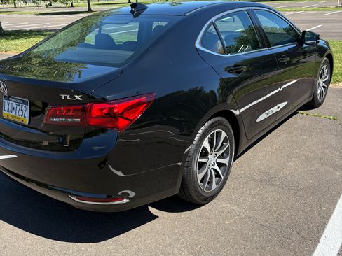 Used 2016 Acura TLX FWD image 8