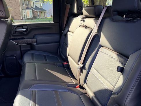 Used 2022 GMC Sierra 3500 Denali w/ Denali Ultimate Package image 17