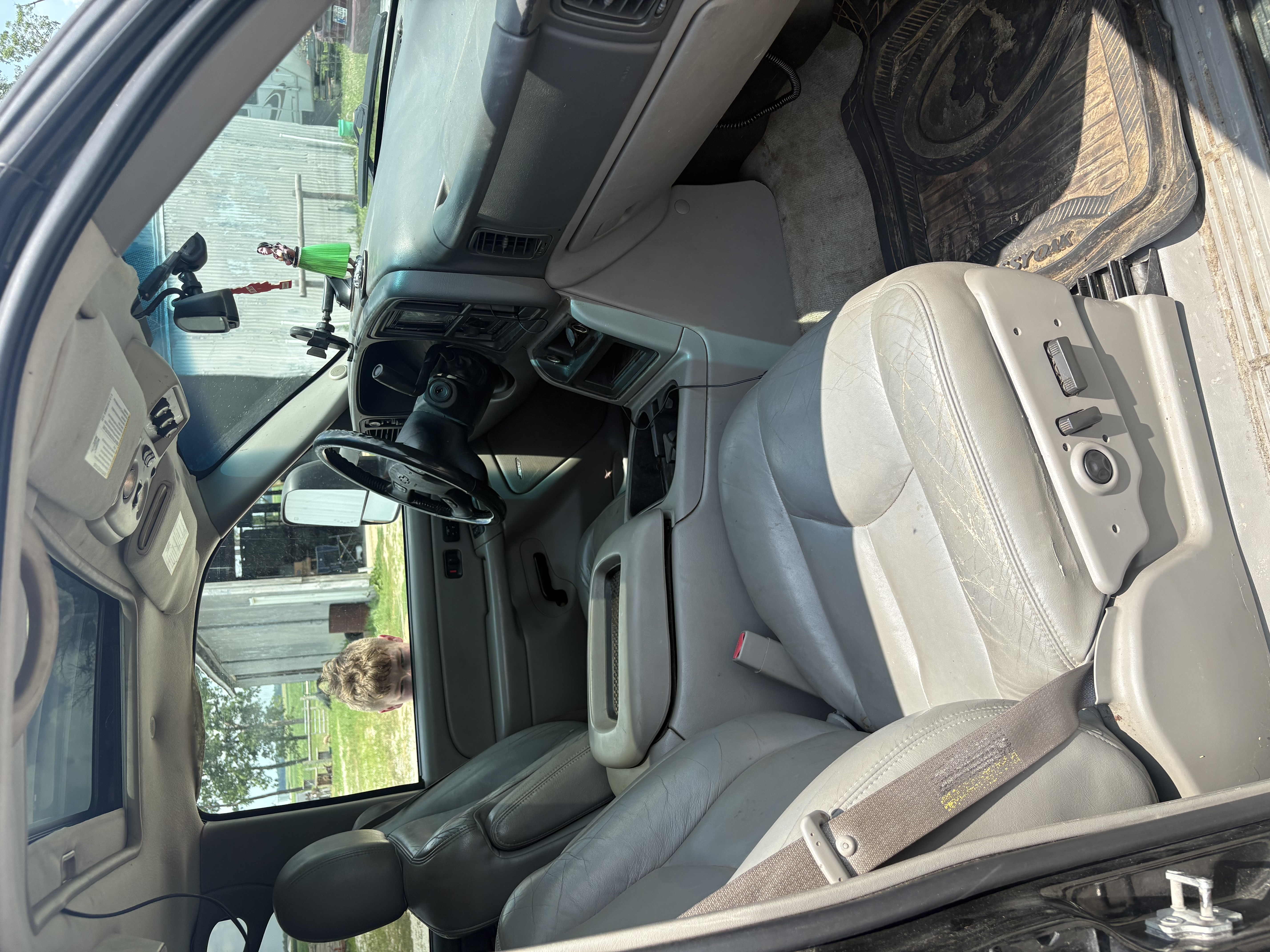 Used 2005 Chevrolet Tahoe LT w/ LT Preferred Equipment Group AWD/4WD image 9