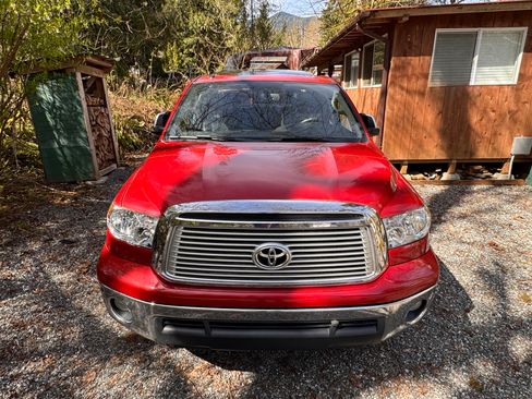 Used 2013 Toyota Tundra Platinum image 4