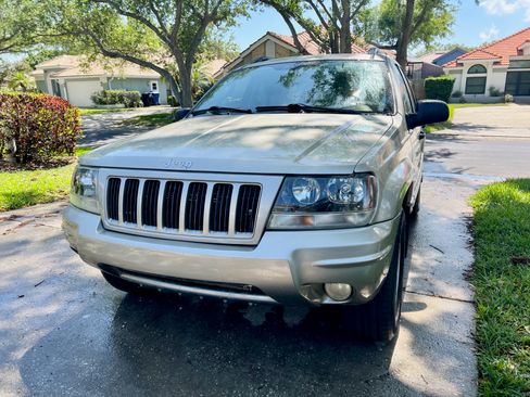 Used 2004 Jeep Grand Cherokee Laredo w/ Convenience Group RWD image 5