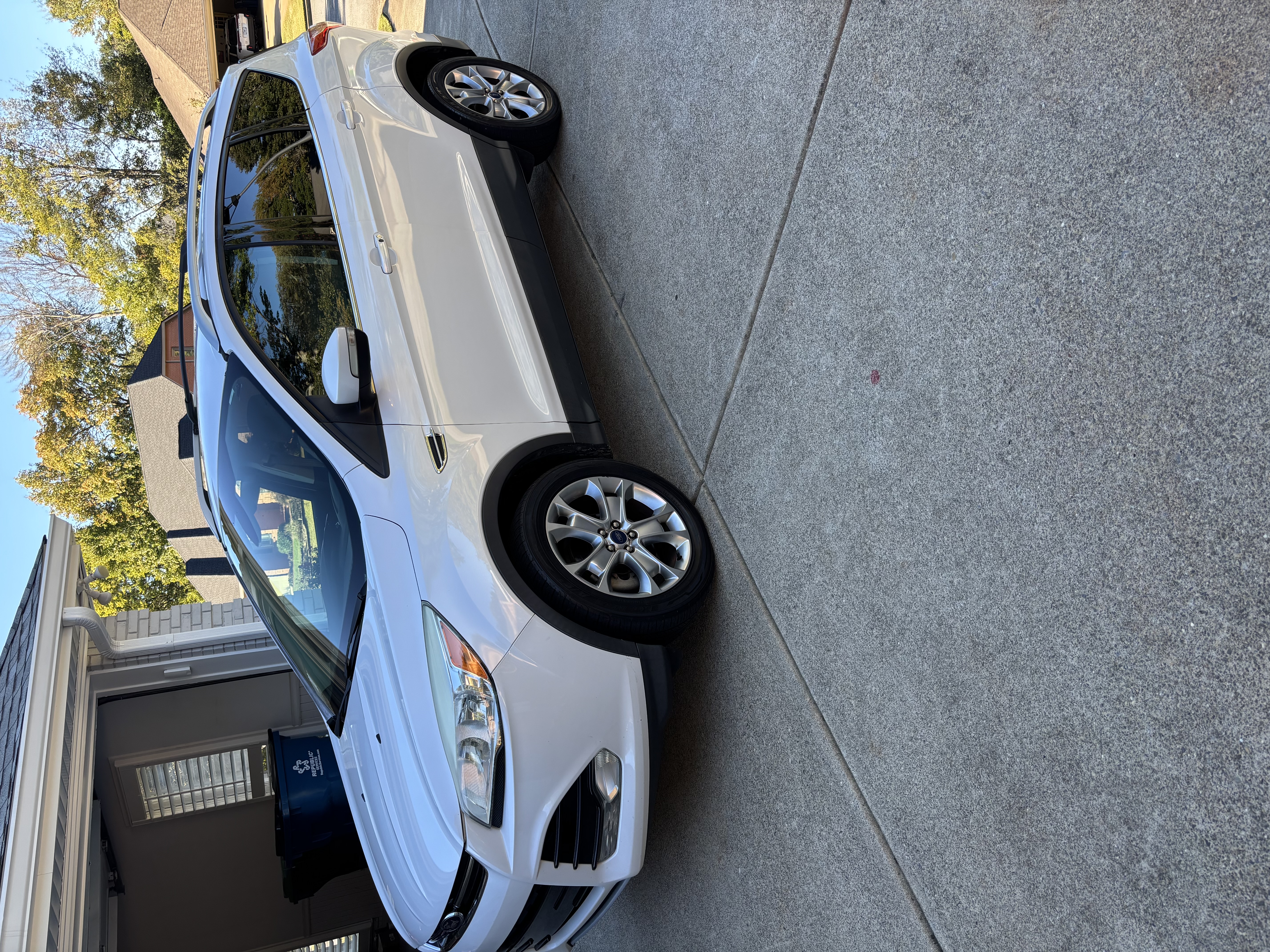 Used 2014 Ford Escape Titanium FWD image 6