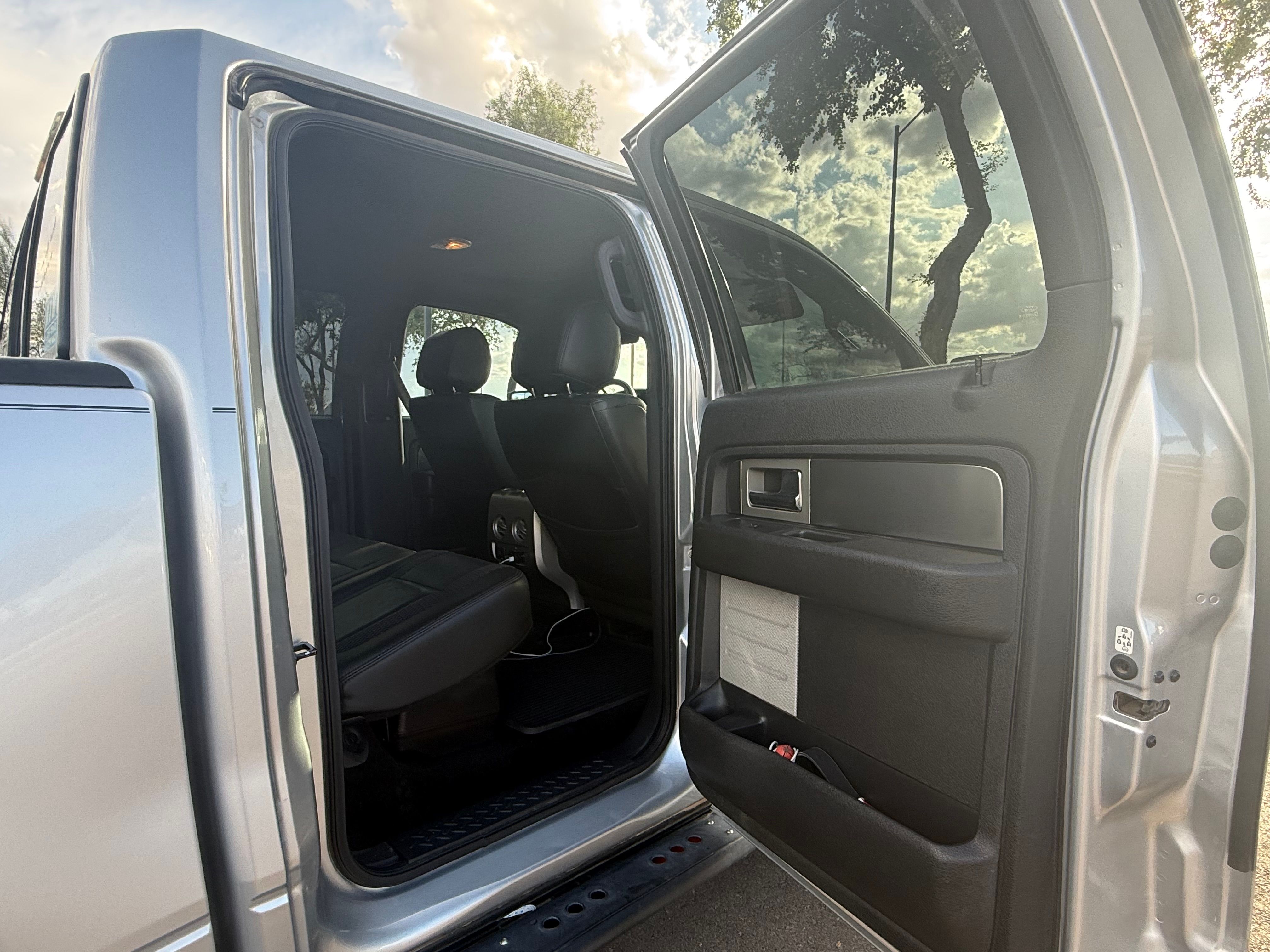 Used 2014 Ford F150 Raptor w/ Equipment Group 801A Luxury AWD/4WD image 24