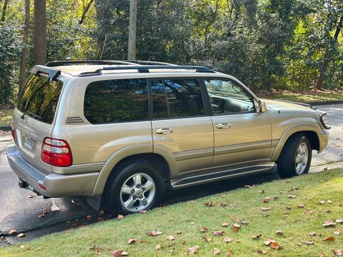 Used 2004 Toyota Land Cruiser image 4