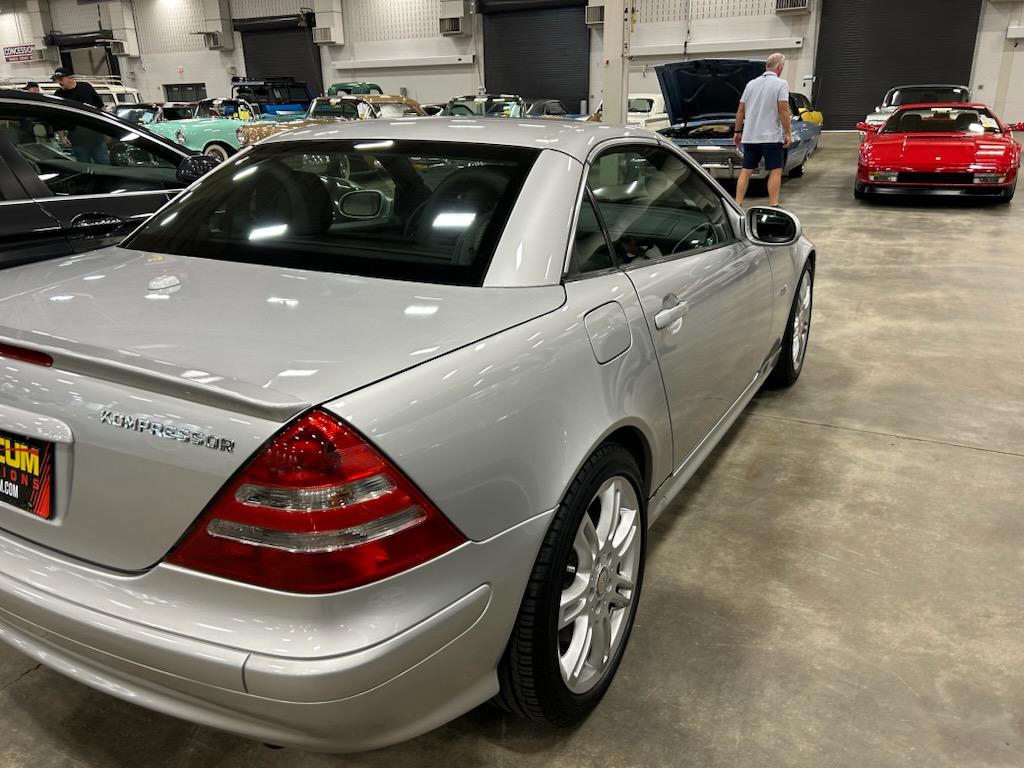 Used 2004 Mercedes-Benz SLK 230 image 4