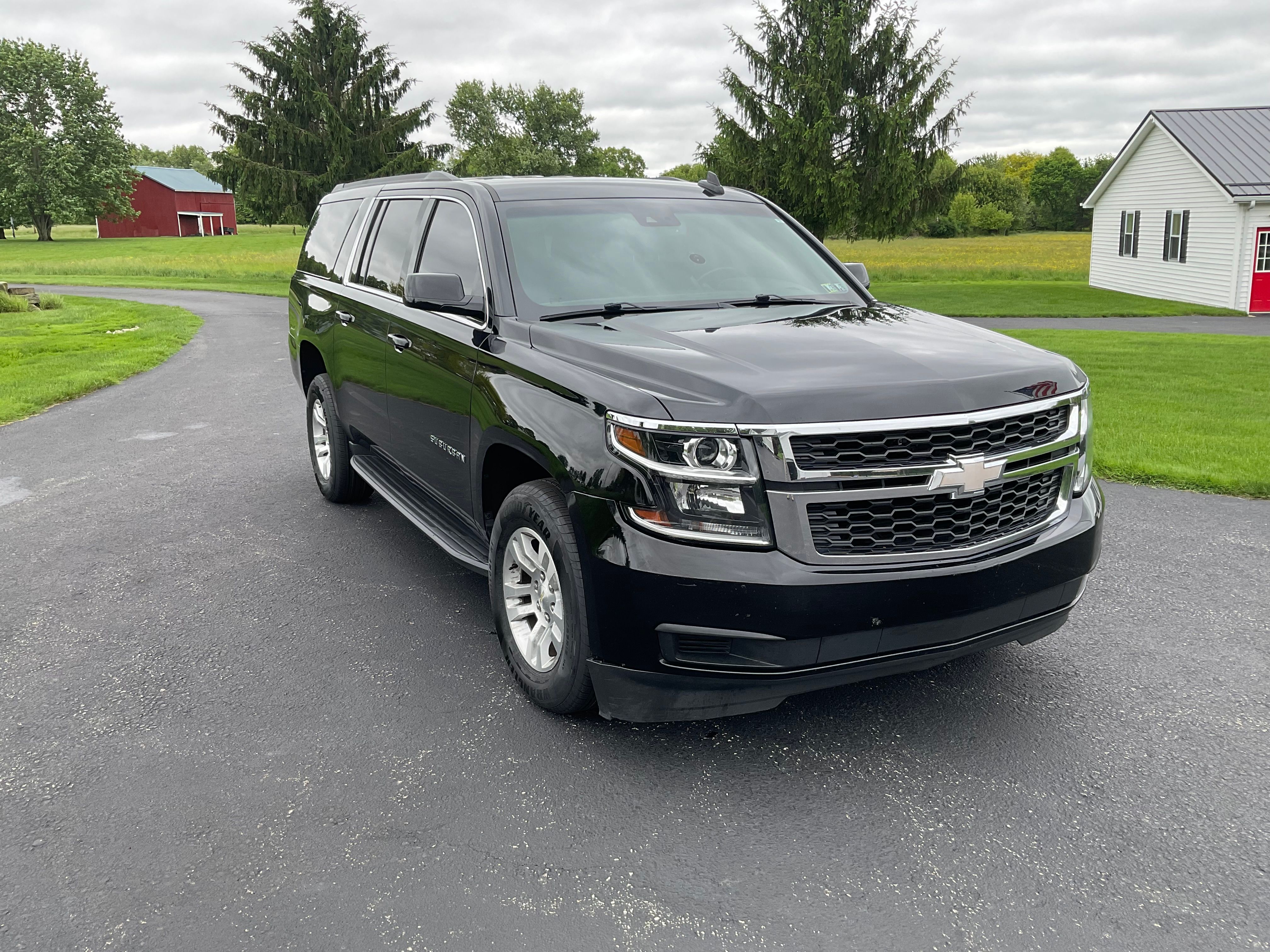 Used 2018 Chevrolet Suburban LT AWD/4WD image 1