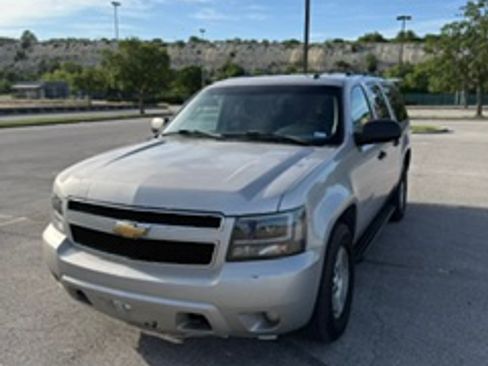 Used 2007 Chevrolet Suburban LS RWD image 2