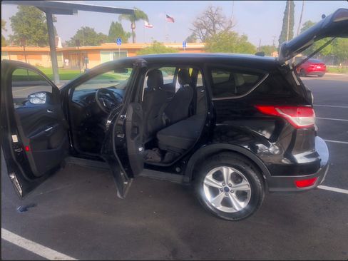 Used 2016 Ford Escape SE image 9