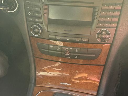 Used 2003 Mercedes-Benz E 320 Sedan image 5