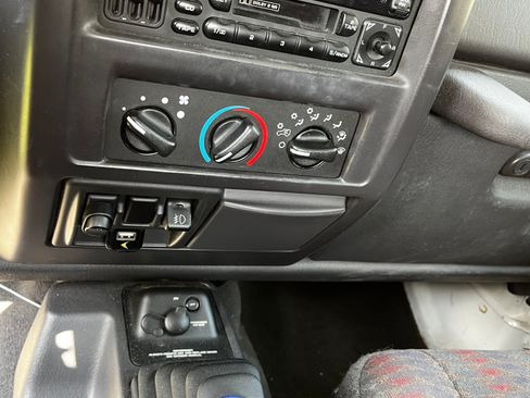 Used 1999 Jeep Wrangler Sport AWD/4WD image 8