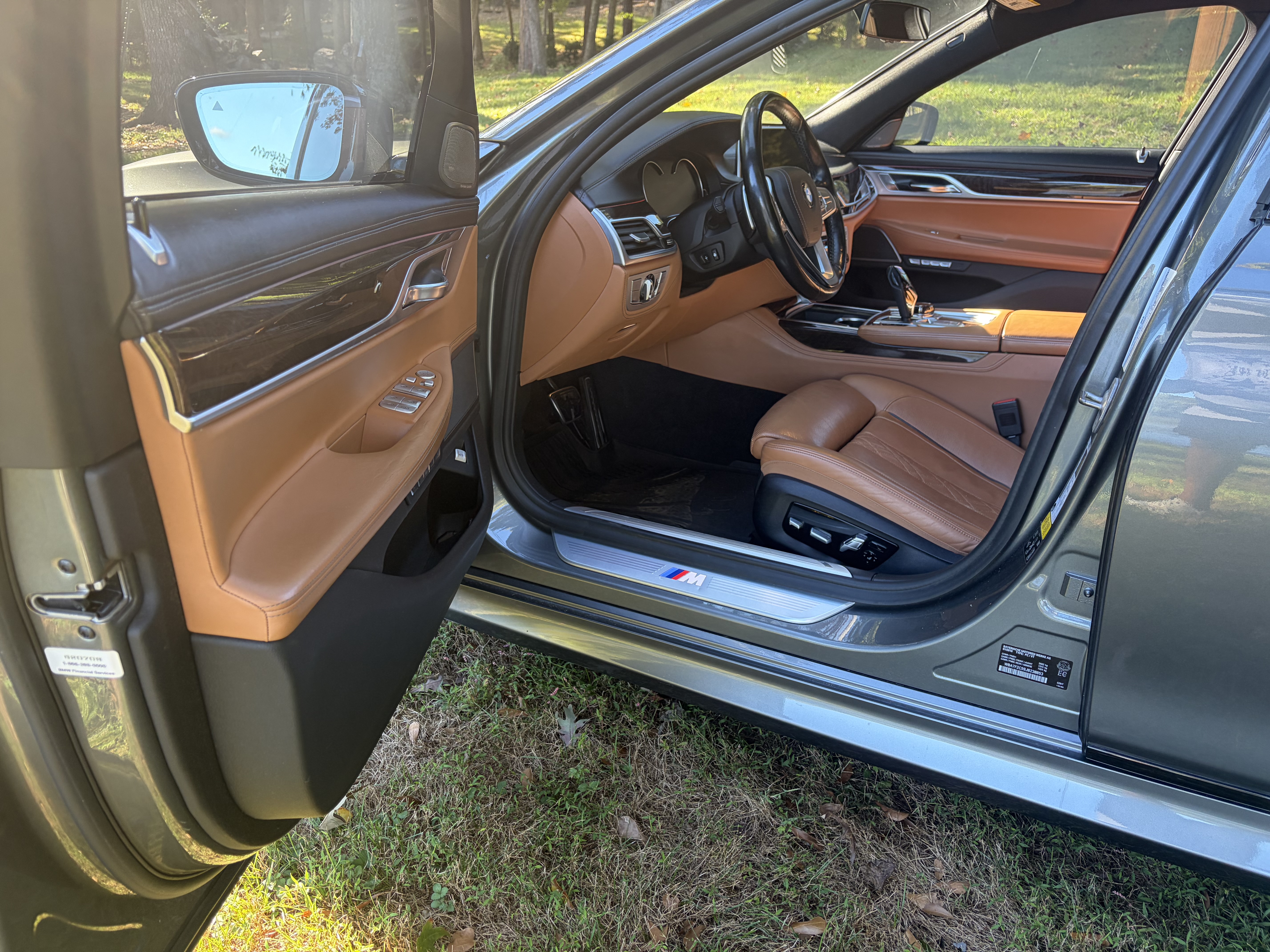 Used 2018 BMW 750i xDrive AWD/4WD image 32