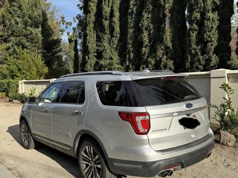 Used 2019 Ford Explorer Platinum image 6