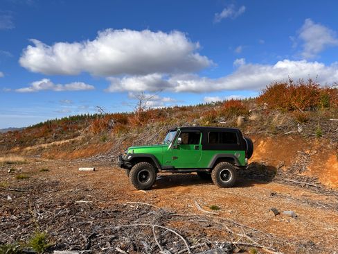 Used 2004 Jeep Wrangler 4WD image 2