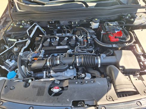 Used 2018 Honda Accord LX image 17