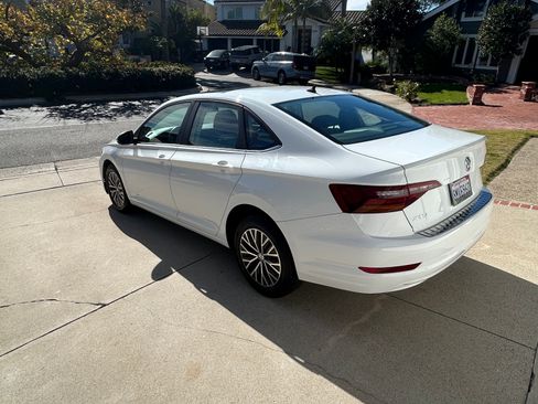Used 2019 Volkswagen Jetta SE image 4