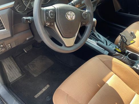 Used 2016 Toyota Corolla LE image 8