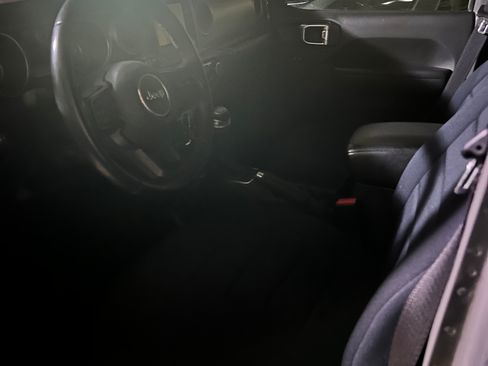 Used 2022 Jeep Wrangler Unlimited Sport AWD/4WD image 11