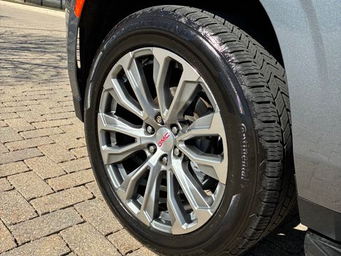 Used 2022 GMC Yukon XL Denali w/ Advanced Technology Package image 20