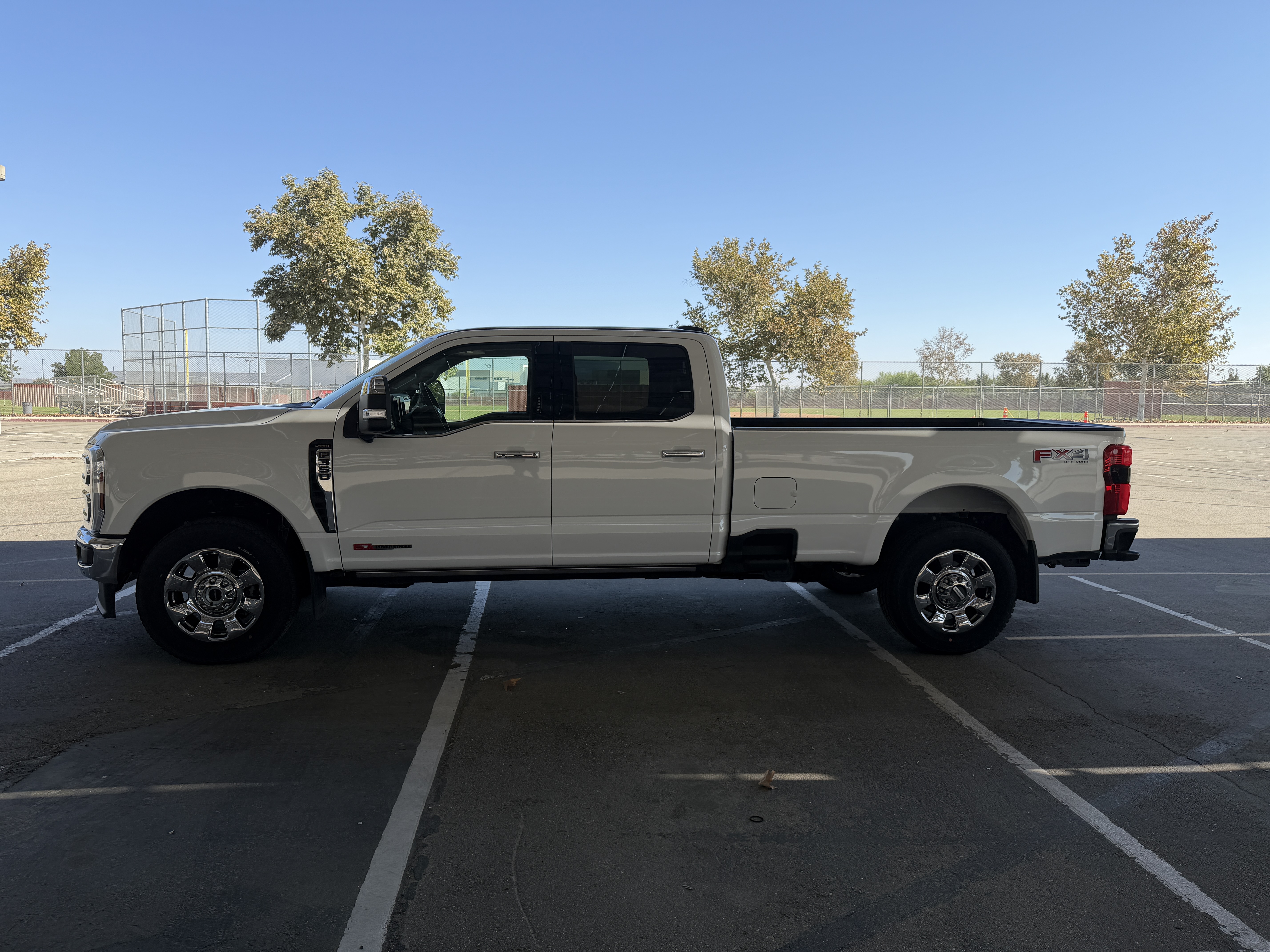 Used 2024 Ford F350 Lariat w/ Lariat Ultimate Package AWD/4WD image 4