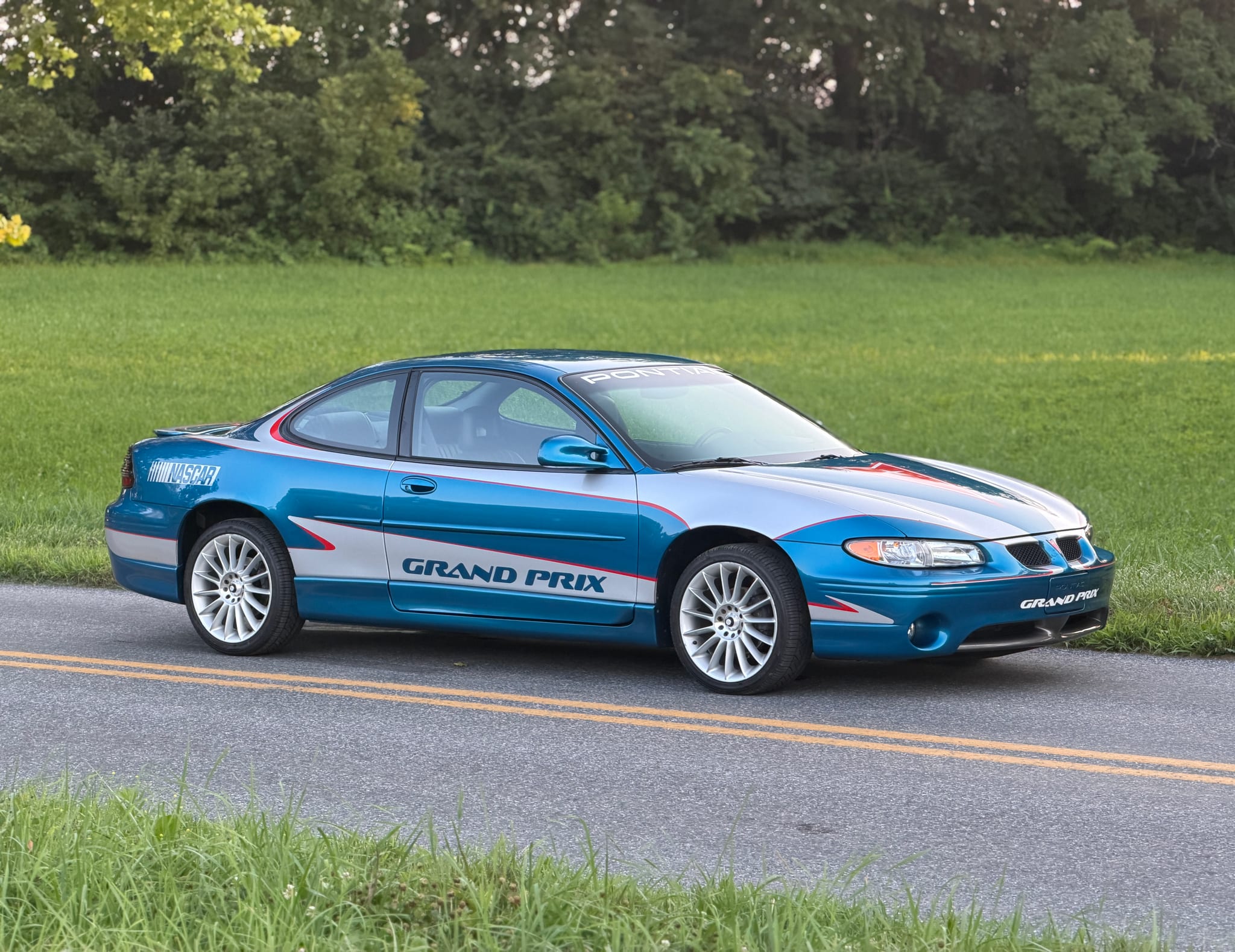 Used 1999 Pontiac Grand Prix GTP w/ Opt Pkg FWD image 5