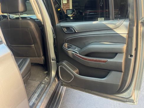 Used 2020 GMC Yukon XL SLT w/ Value Plus Edition AWD/4WD image 19