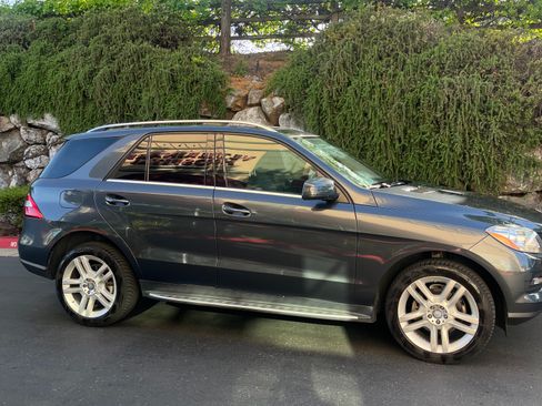 Used 2015 Mercedes-Benz ML 350 4MATIC image 2