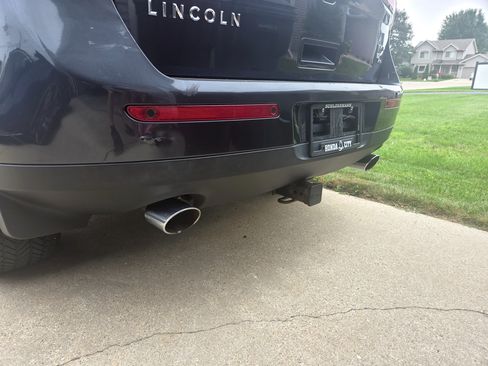 Used 2013 Lincoln MKX AWD image 2