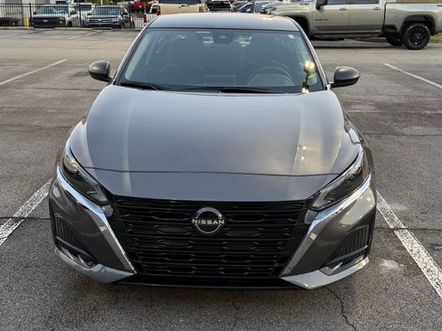 Used 2024 Nissan Altima 2.5 SV image 1