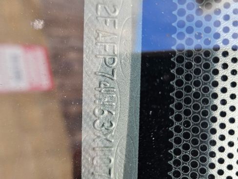 Used 2003 Ford Crown Victoria LX image 15