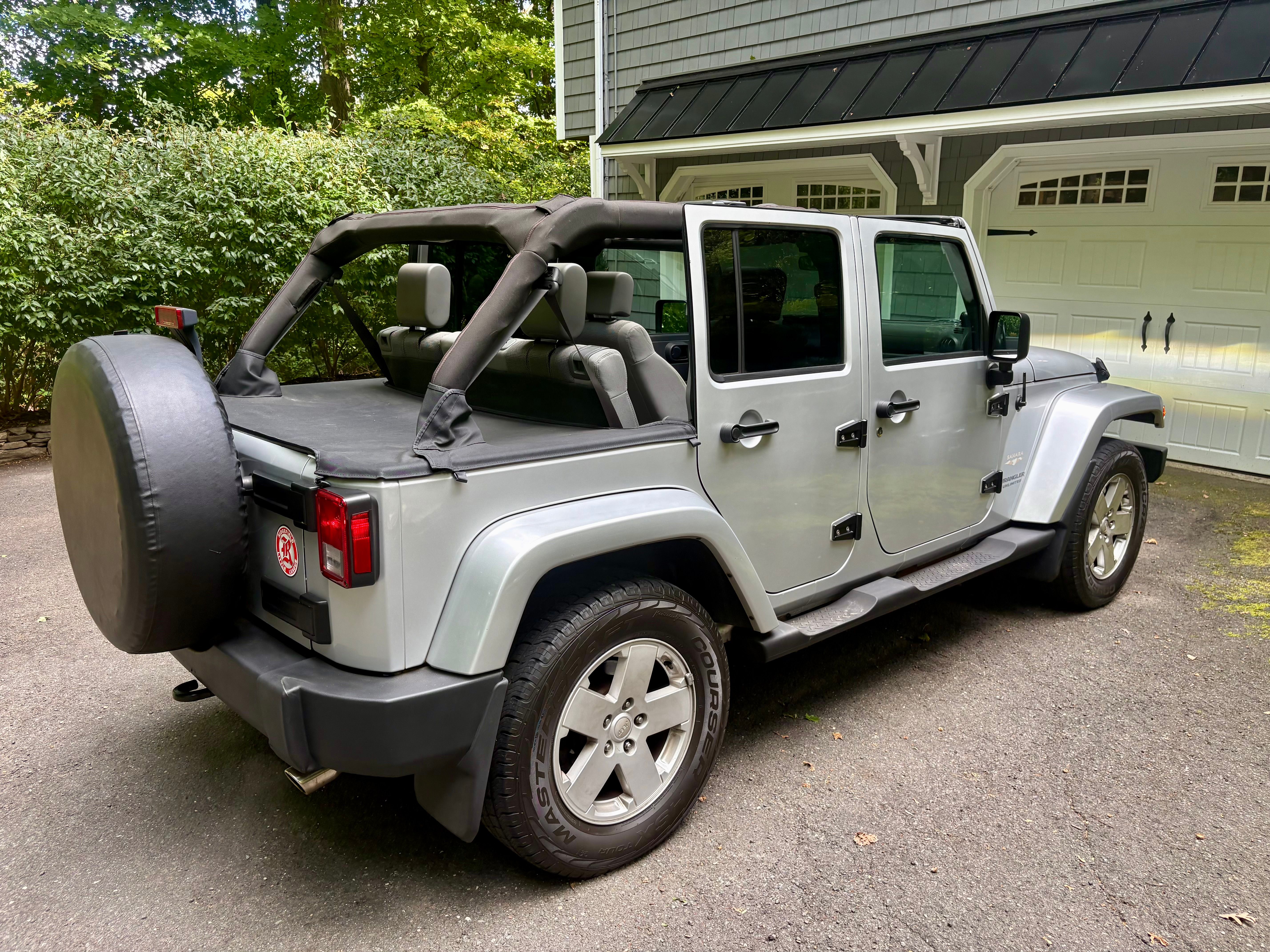 Used 2007 Jeep Wrangler Unlimited Sahara w/ Dual Top Group AWD/4WD image 5