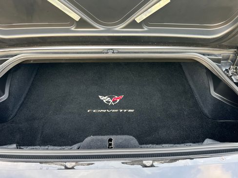 Used 2001 Chevrolet Corvette Convertible w/ Preferred Equipment Group2 RWD image 17