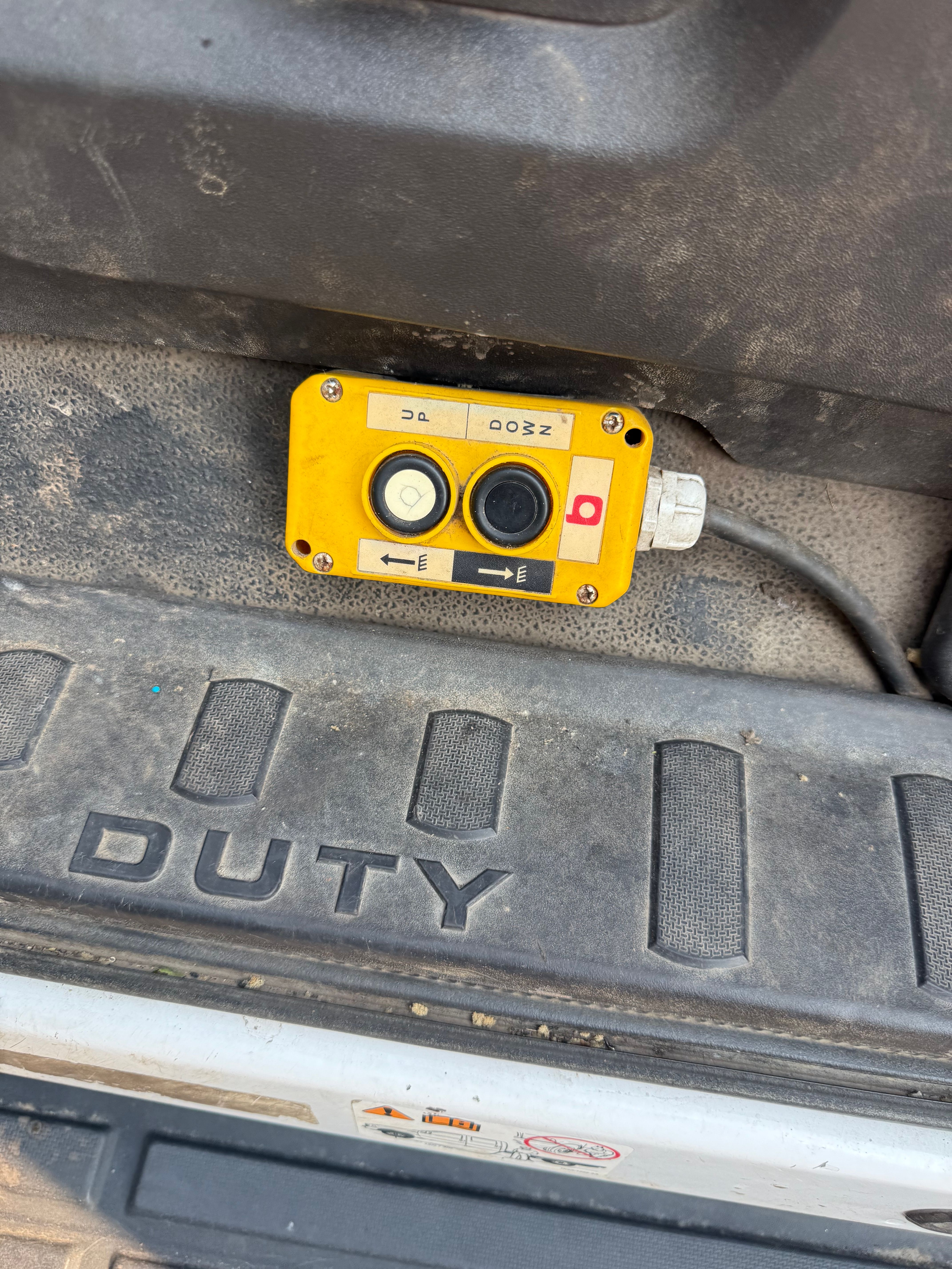 Used 2016 Ford F550 4x4 Regular Cab Super Duty image 11